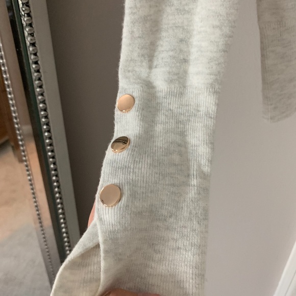 Comfortable Sweater - Picture 3 of 4